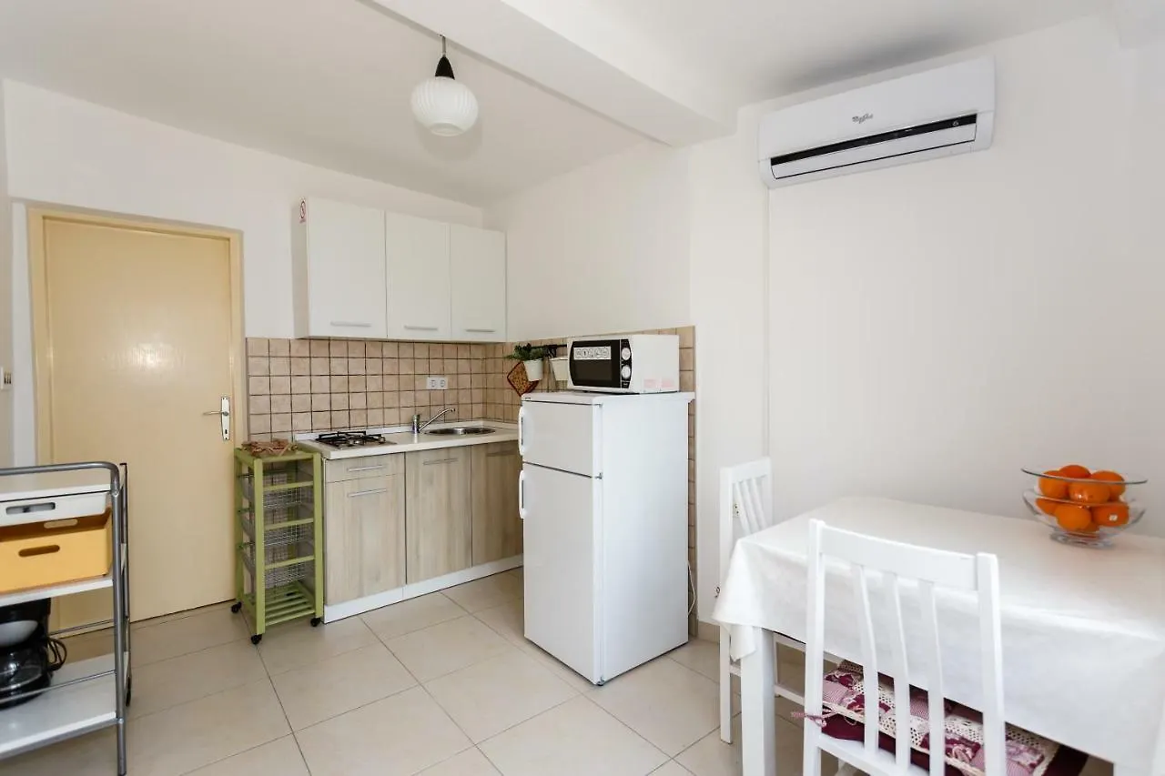 Apartments Danica فربنيك 0*,  كرواتيا